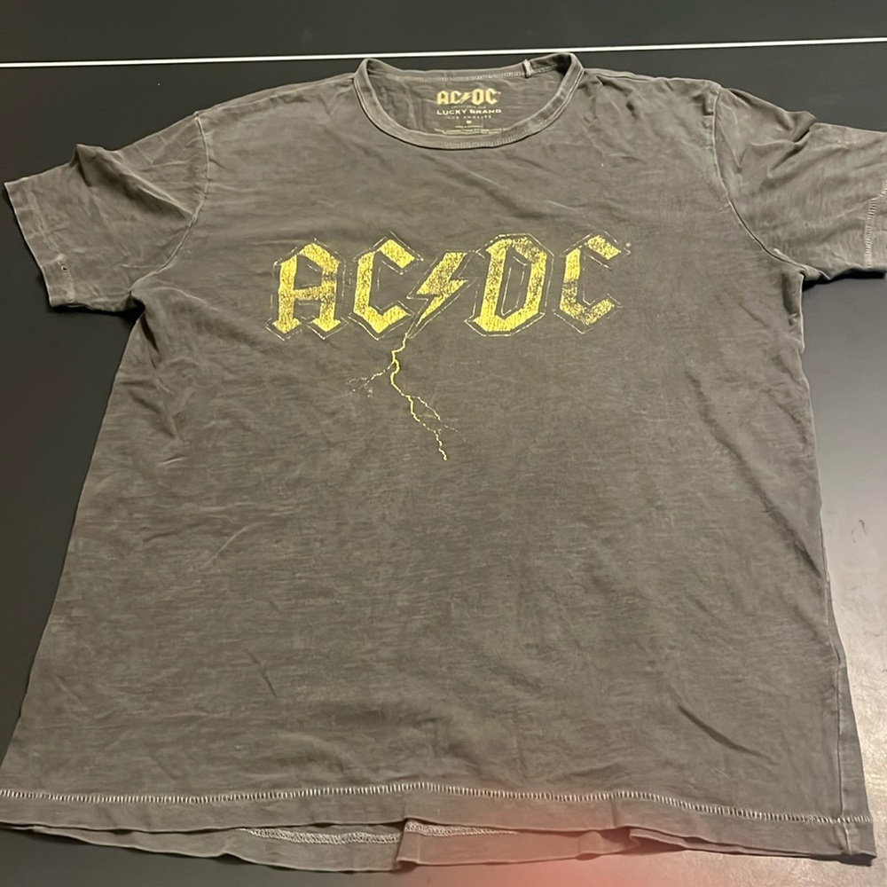 Lucky brand ac/dc men's med t shirt tee- gray distressed look